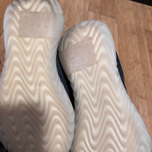 Adidas - Picture 4 of 4